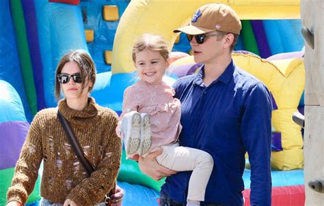 Rachel Bilson Shares Rare Photo of Daughter Briar as She。